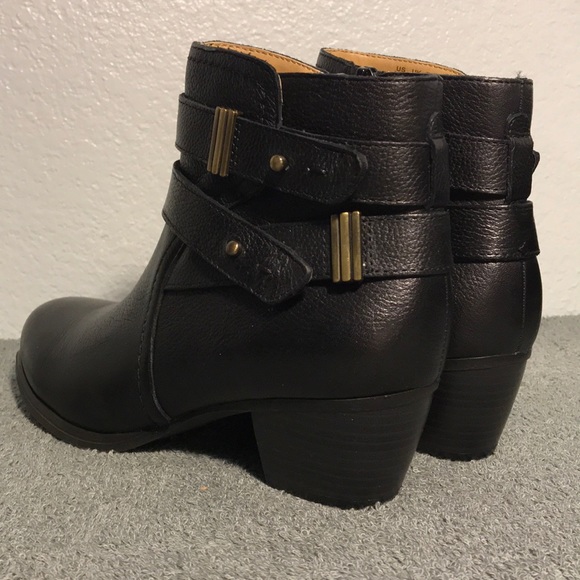 Naturalizer Kepler Block Heel Leather Ankle Boots - Picture 6 of 8